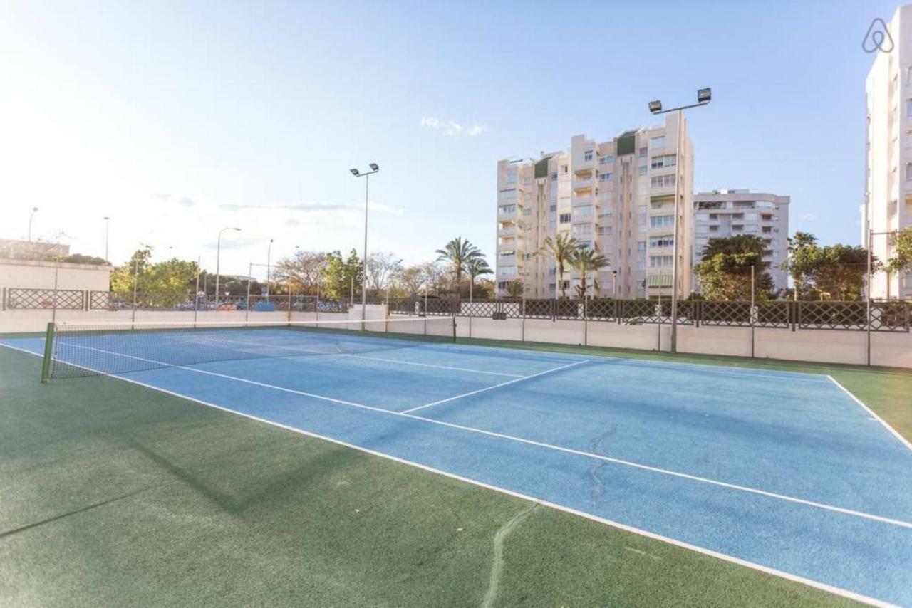 Nations With Pool * Alacant