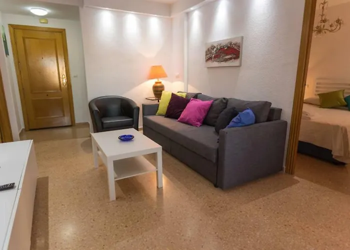 Nations Apartment With Pool